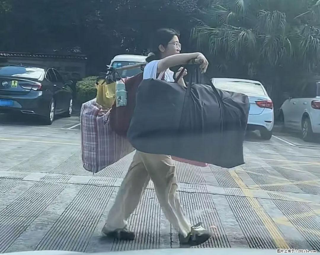 全网追的“扁担女孩”,找了一份暑假工,时薪12元 - 北海生活资讯 - 北海28生活网 bh.28life.com