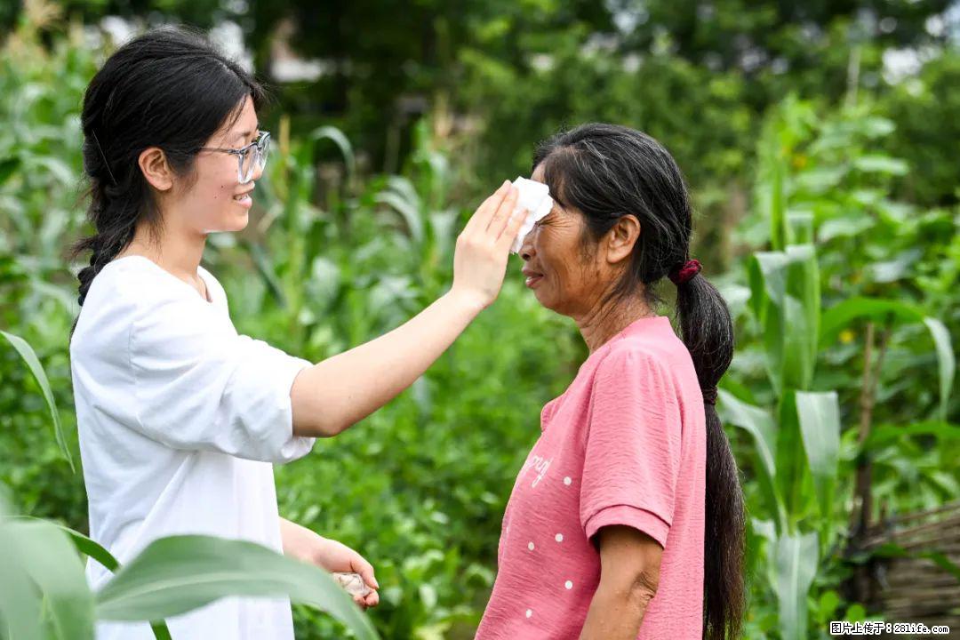 全网追的“扁担女孩”,找了一份暑假工,时薪12元 - 北海生活资讯 - 北海28生活网 bh.28life.com